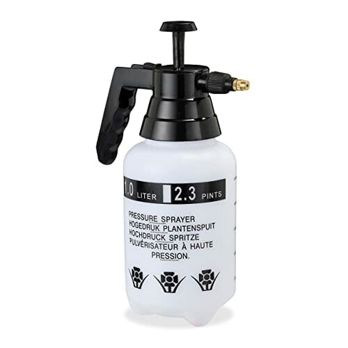 Relaxdays Butelka z rozpylaczem ciśnieniowym, regulowana dysza mosiężna, manometr, zwalczanie szkodników ogrodowych, 1 l, PE, czarna, 1 sztuka