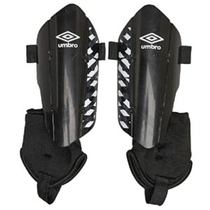 Umbro Męskie Neo Classico II ochraniacze goleni z odpinanymi skarpetkami do kostki