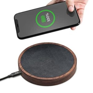 Wood Stories | Ładowarka indukcyjna Stone Nero drewno orzech 15 W | kamień naturalny | Drewno wysokiej jakości | Kompatybilny ze standardem ładowania Qi | AirPods, iPhone | Kabel 150 cm