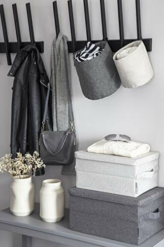 Bigso Box of Sweden Mały kosz wiszący – okrągły kosz ścienny z pętelką o wyglądzie lnu – pudełko do przechowywania do zawieszenia lub postawienia, z poliestru i kartonu, kolor beżowy - obrazek 5