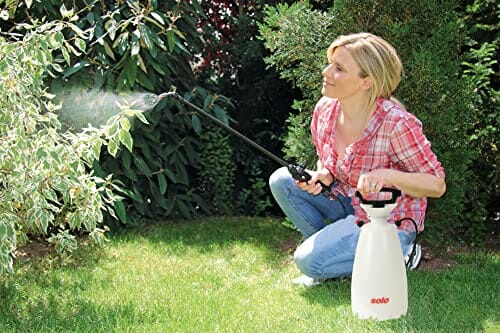 Strzykawka ciśnieniowa 5 litrów z paskiem na ramię SOLO 211, biała, 20 x 20 x 50 cm - obrazek 2