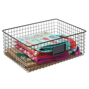 mDesign Uniwersalny kosz z metalu – kosz do przechowywania z polem do opisywania do kuchni, spiżarni itp. – kompaktowy i uniwersalny kosz druciany – czarny matowy