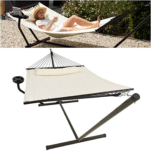 Hamak ze stojakiem z kubkiem i zdejmowaną poduszką, hamak dla 2-osobowy, wytrzymały 204 kg, hamak do wewnątrz i na zewnątrz: patio, basen, podwórko (beżowy)