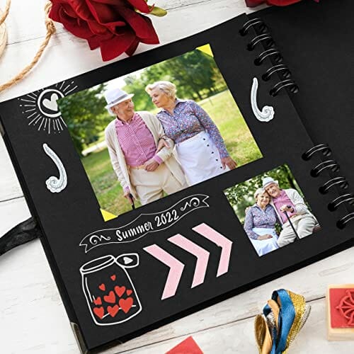 Bstorify - Kwadratowe albumy fotograficzne, 36 stron (18 x 18 cm), czarne, grube 250 g/m², książka z papieru typu kraft, zamknięcie na wstążkę - obrazek 2