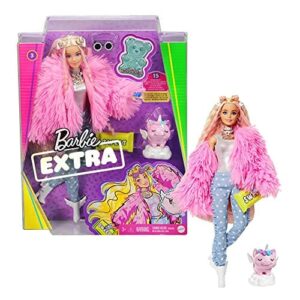 Lalka Barbie Extra #3 z Różowym Pluszowym Płaszczem i Świnką-Kuniczkiem - Zestaw 15 Akcesoriów - GRN28