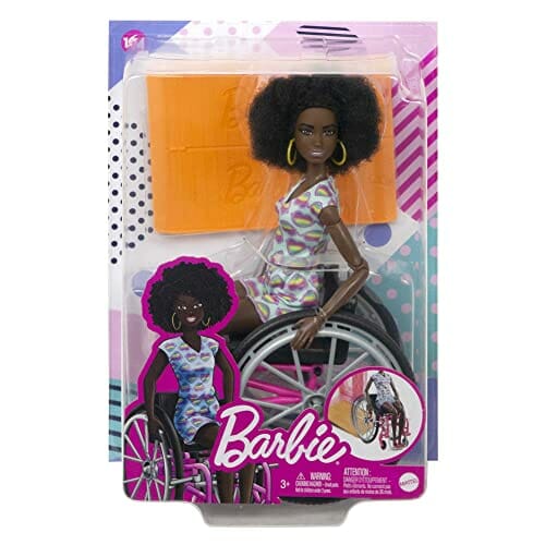 Barbie Fashionistas Lalka (kręcone czarne włosy) z wózkiem inwalidzkim - obrazek 3