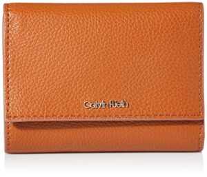 Calvin Klein Damskie portfele CK Elevated Trifold MD PBl